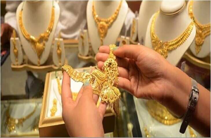 Gold Price Update: सोने में तेजी चांदी की चमक अभी भी फीकी, खरीदने से पहले चेक करे आज के ताजा भाव&nbsp;