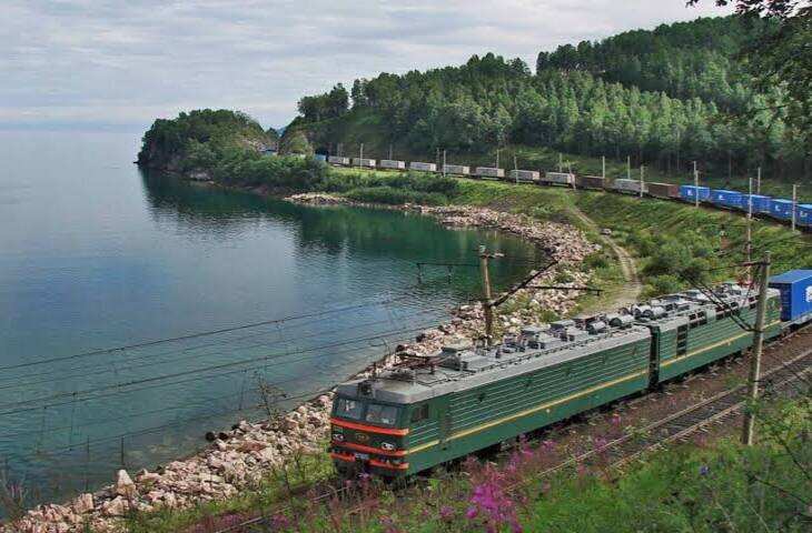 देश का सबसे लंबा ट्रेन रूट: 57 स्टेशनों को छूते हुए 4200 KM का सफर तय करती है यह ट्रेन, जानिए इसकी खासियतें