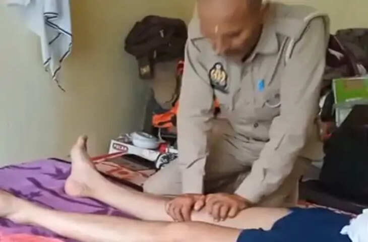 कानपुर में एसडीएम के चालक का होमगार्ड से पैर दबवाते वीडियो वायरल, तीनों पर कार्रवाई; निलंबित किए गए