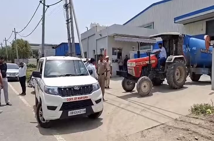 फैक्ट्री से निकाला जा रहा था बिना ट्रीट किए पानी, टीम ने मारा छापा, जांच के लिए भरे सैंपल