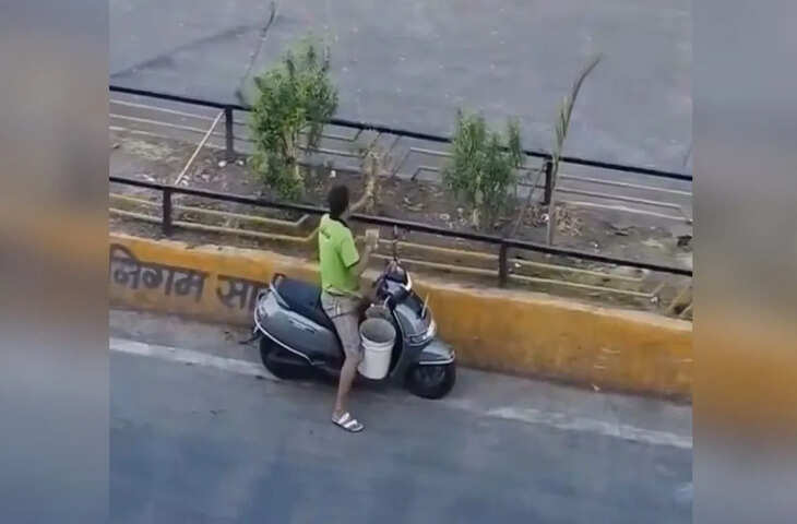 हर दिन रोड डिवाइडर पर पौधों को पानी देता है ये शख्स, सोशल मीडिया पर फैन्स कर रहे तारीफें​​​​​​​