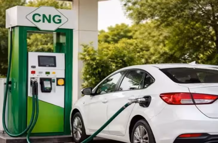 यूपी में फिर महंगी हुई CNG, लखनऊ-आगरा समेत इन शहरों में बढ़े गैस के दाम
