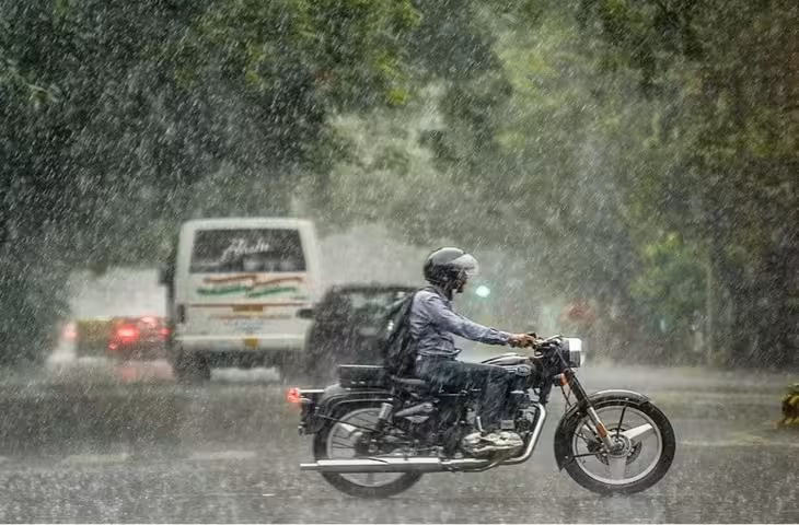 MP के 14 जिलों में भारी बारिश का येलो अलर्ट, 40 KM की रफ्तार से चलेंगी हवाएं; जानें अपने शहर का हाल