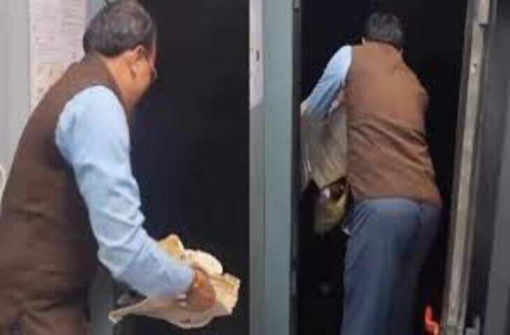 Viral Video: ट्रेन से खाना सीधे ट्रैक पर फेंकता दिखा कैटरिंग स्टाफ, भारतीय रेलवे पर उठे गंभीर सवा