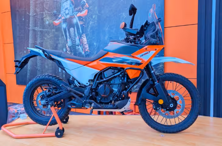 एडवेंचर लवर्स के लिए खुशखबरी! नए अवतार में आ रही KTM 390 Adventure, जानें कब होगी लॉन्च