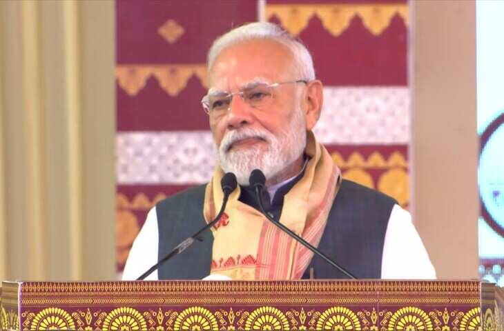 गुवाहाटी में पीएम मोदी का कांग्रेस पर तंज, बोले - 'कांग्रेस बौखलाई है कि मैं सब कैसे कर लेता हूँ'