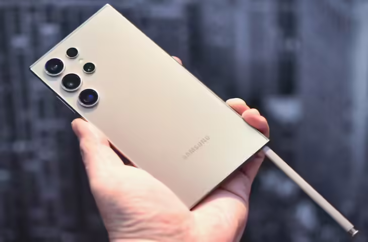 OMG :&nbsp;Samsung के इस लख टकिया फोन पर मिल रही अबतक की सबसे बड़ी छूट, सिर्फ&nbsp;60,000 रुपये सस्ते में घर​​​​​​​ ला सकते है फोन&nbsp;