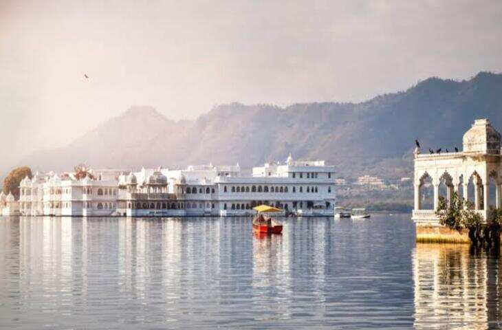 India's Venice: भारत में भी है एक 'वेनिस', जहां सड़कों के दोनों ओर दिखता है सिIndia's Venice: भारत में भी है एक 'वेनिस', जहां सड़कों के दोनों ओर दिखता है सिर्फ पानी, जानिए इस अनोखे गांव के बारे मेंर्फ पानी, जानिए इस अनोखे गांव के बारे में