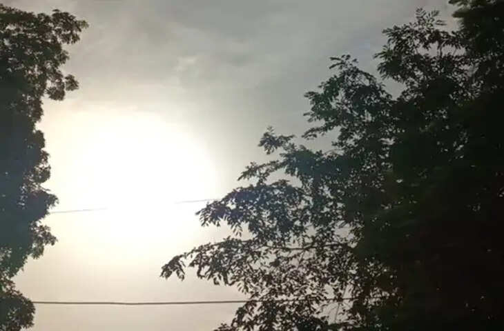 मौसम अपडेट: तेज धूप से बढ़ी गर्मी, बारिश के बाद राहत फिर हुई कम