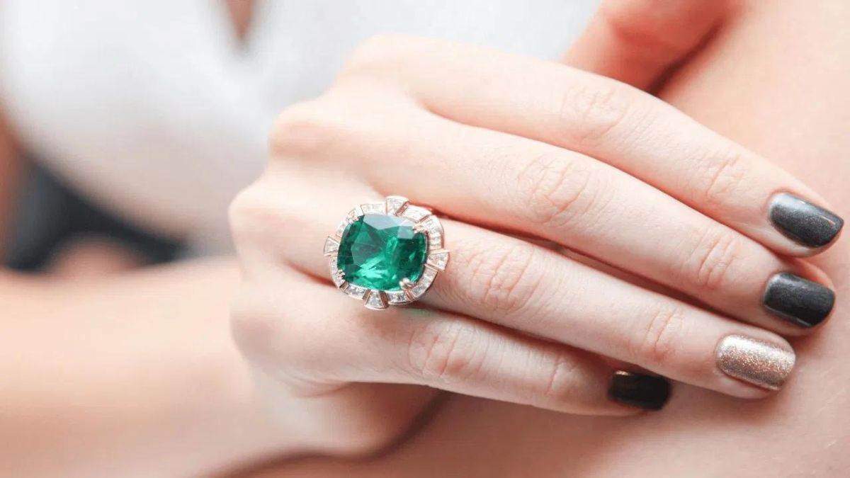 panna ratna benefits of wearing gemstone know the zodiac name