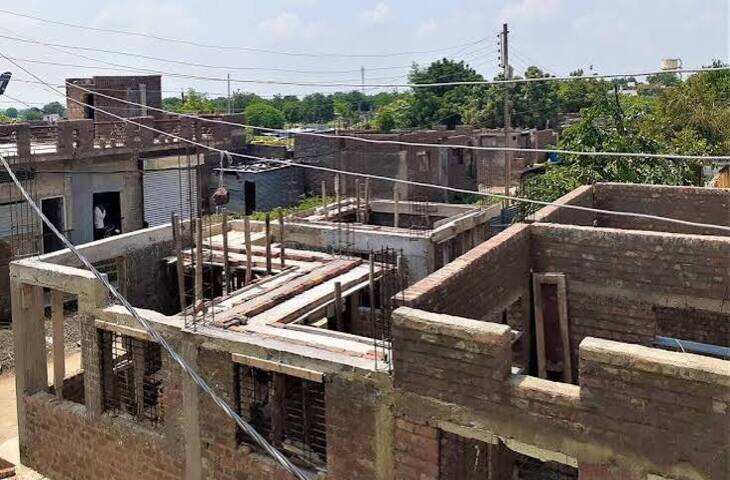 PM आवास योजना की दूसरी किस्त का इंतजार, कैमूर में अधूरे पड़े गरीबों के मकान; लाभार्थी परेशान