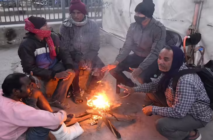 बर्फीली हवाओं ने राजस्थान में बढ़ाई ठंड, वीडियो में देखें पारा माइनस 2, जयपुर समेत 11 जिलों के स्कूलों में छुट्टियां बढ़ाईं