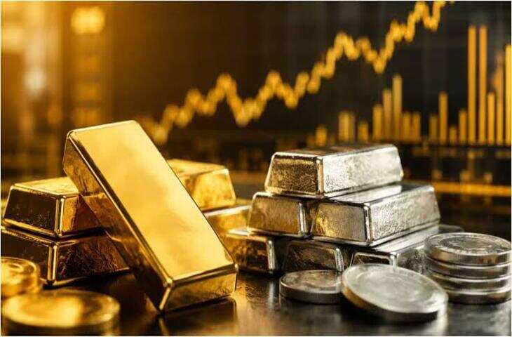 सोने-चांदी की कीमतों में बड़ा उछाल सोना 4300 तो चांदी 10,000 रुपये महंगी; अभी खरीदें या रुकें?