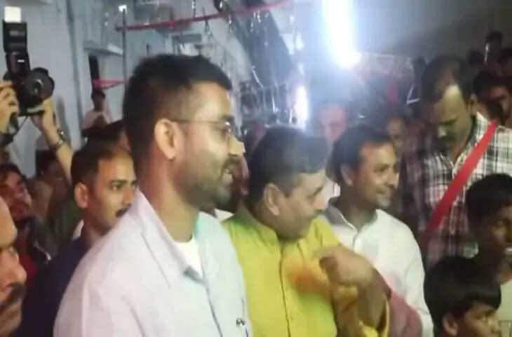 ग्रामीणों के सामने राष्ट्रीय प्रवक्ता की जुबान फिसली, मंत्री दीपक प्रकाश को बताया 'पानी मंत्री'