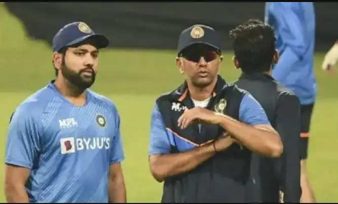 Rohit Sharma  Rahul Dravid-111111111122111111111111