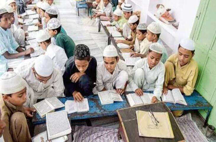 यूपी में मदरसों में कामिल और फाजिल डिग्री पर लगेगी रोक, कैबिनेट में संशोधन प्रस्ताव रखेगी सरकार