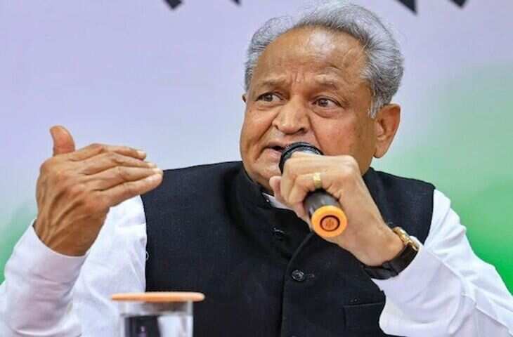पेट्रोल-डीजल संकट पर अशोक गहलोत का हमला, वीडियो में बोले- &lsquo;रिक्शा और पैदल चलना सिर्फ तमाशा&rsquo;
