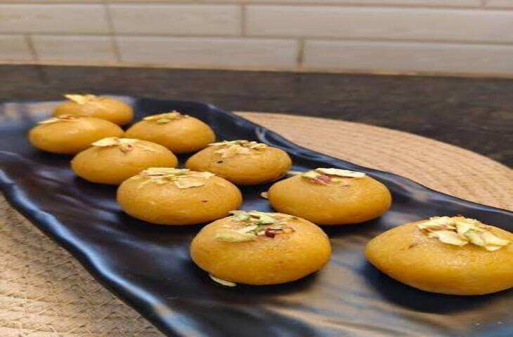 लड्डू गोपाल को लगाएं उनके पसंदीदा 4 देसी भोग: शेफ संजीव कपूर से जानें परफेक्ट स्वाद और सही माप की रेसिपी