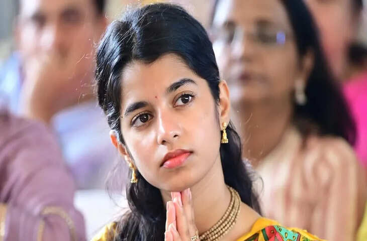 Maithili Thakur Birthday :भजन-लोकगीत गाकर मशहूर हुई&nbsp;मैथिली,&nbsp;अजय देवगन की इस फिल्म में चलाएंगी अपनी मधुर&nbsp;आवाज का जादू&nbsp;