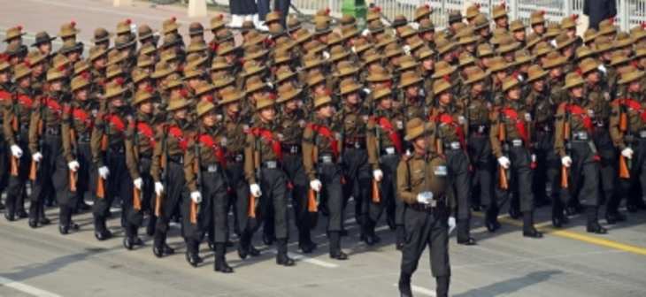 Republic Day परेड में स्वदेशी हथियारों की झलक, भारतीय तोप से 21 तोपों की सलामी