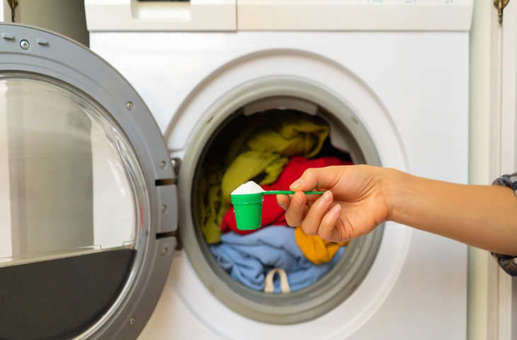 अगर वॉशिंग मशीन में धोते हैं कॉटन के कपड़े तो इन बातों का रखें ध्यान,नहीं छोड़ेंगे रंग