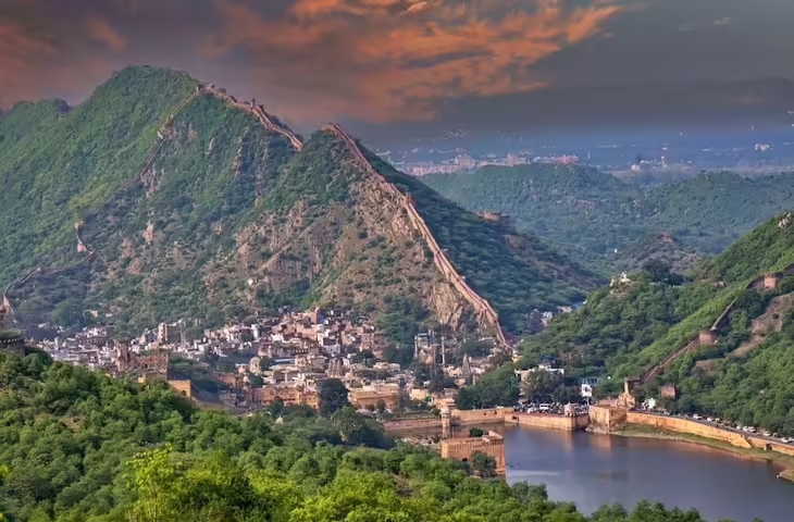 सुप्रीम कोर्ट ने अरावली पर्वतमाला मामले में राजस्थान से पूछा सवाल, सुरक्षा पर जताई गंभीर चिंता