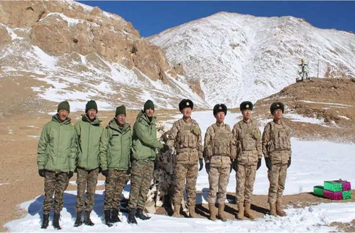 चीन ने LAC पर घटाई सैनिकों की संख्या, वीडियो में देखें करीब 10 कंबाइंड आर्म्स ब्रिगेड अब भी तैनात