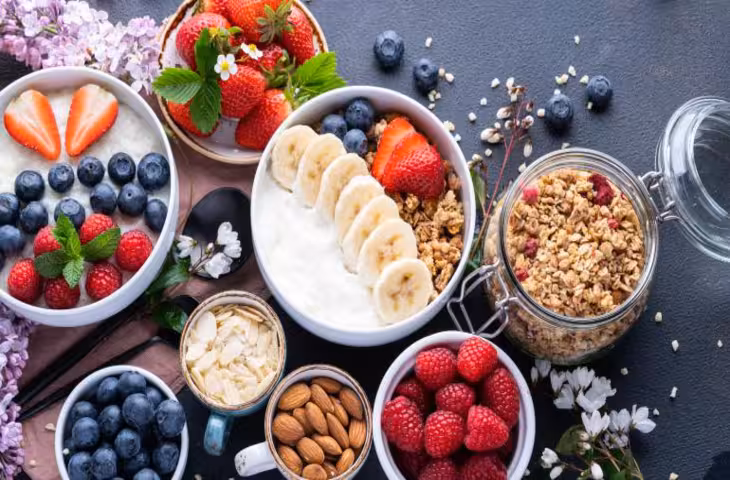 Breakfast Tips: दिन की शुरुआत बनानी है हेल्दी? जानें सुबह नाश्ते में क्या खाएं और किन चीजों से करें परहेज