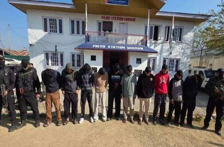 जम्मू-कश्मीर में आतंकी फंडिंग नेटवर्क का भंडाफोड़, फुटेज में देंखे लश्कर और TRF से जुड़े 10 आरोपी गिरफ्तार; जेलों में बंद आतंकियों से थे संपर्क