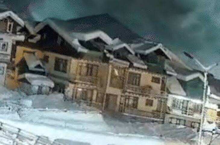 Weather Update: यूपी और राजस्थान में आंधी-बारिश के साथ ओलावृष्टि, उत्तराखंड के प्रमुख धामों में बर्फबारी शुरू
