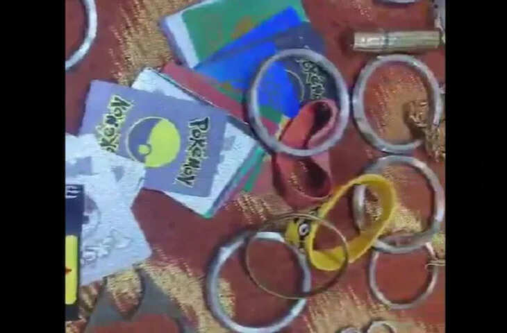 कंडोम, ड्रग्स, चाकू...जब टीचर ने चेक किए बच्चों के स्कूल बैग, VIDEO में देखें और क्या-क्या मिला?