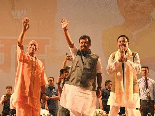 मेरठ में नितिन नवीन का बुलडोजरों से भव्य स्वागत, अखिलेश पर साधा निशाना; बोले- 2017 से पहले...