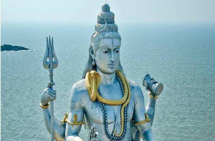 सुपरफास्ट शिव चालीसा भगवान शिव की आराधना के लिए एक लोकप्रिय धार्मिक पाठ है। महाशिवरात्रि के पावन अवसर पर श्रद्धालु शिव चालीसा का पाठ और श्रवण करते हैं। मान्यता है कि श्रद्धा और भक्ति के साथ भगवान शिव का स्मरण करने से मन को शांति मिलती है और सकारात्मक ऊर्जा का अनुभव होता है।  महाशिवरात्रि पर शिवलिंग का अभिषेक करने के साथ शिव चालीसा, महामृत्युंजय मंत्र और भगवान शिव के भजनों का जाप करना विशेष फलदायी माना जाता है। आप भी इस पावन अवसर पर सुपरफास्ट शिव चालीसा सुनें, भगवान शिव का ध्यान करें और भक्ति में लीन हों।