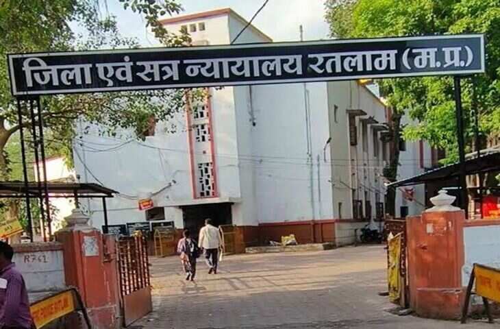 रतलाम में आधी रात त्रिवेणी मुक्तिधाम पहुंचे सैकड़ों लोग, वायरल मैसेज के बाद जुटी भीड़; पुलिस ने संभाली स्थिति