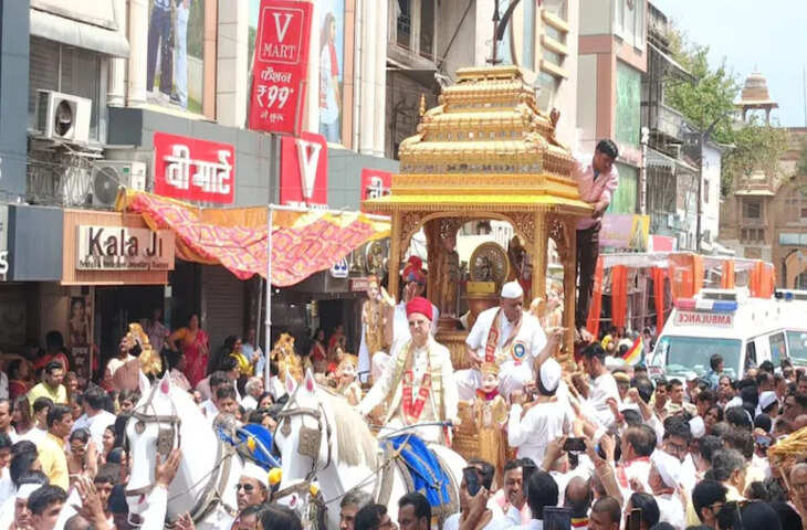 अजमेर में महावीर जन्म कल्याणक पर निकला देश का सबसे बड़ा स्वर्ण रथ, श्रद्धालुओं का सैलाब