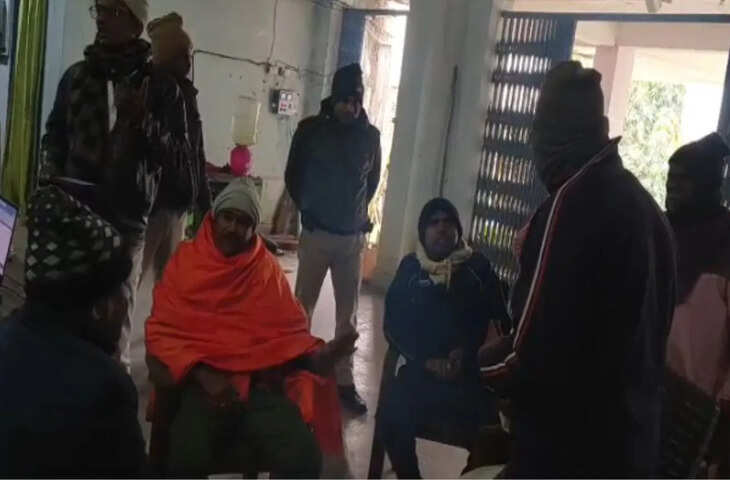 &lsquo;भगवान कसम मैंने पैसे नहीं लिए&hellip;&rsquo; रिश्वतखोरी के आरोप पर दरोगा देने लगा सफाई, थाने में BJP विधायक ने लगाई फटकार