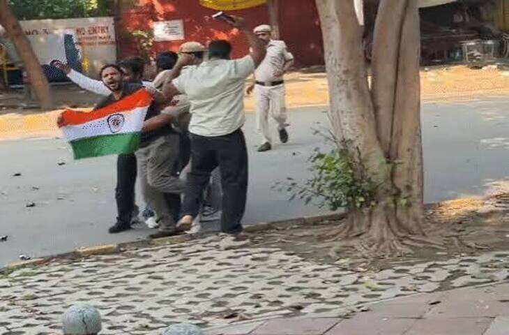 दिल्ली में CJP प्रवक्ता सौरव दास और आशुतोष रांका हिरासत में, वीडियो में जाने जंतर-मंतर पर नारेबाजी के बाद पुलिस की कार्रवाई