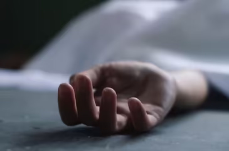 डॉक्टर बेटे की मौत के बाद पिता ने भी दम तोड़ा,कर्ज लेकर MBBS कराया, खाना पीना छोड़ा