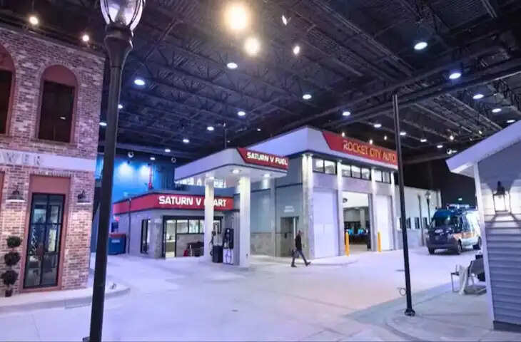 हंट्सविले में 22,000 स्क्वेयर फुट में बसा &lsquo;फर्जी शहर&rsquo;, असली अमेरिका जैसा अनुभव देता है यह अनोखी दुनिया