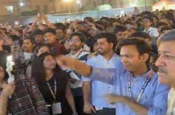 वीडियो में देंखे जेईसीआरसी यूनिवर्सिटी के यूथ फेस्ट &lsquo;जेयू रिदम 2026&rsquo; का समापन फरहान अख्तर के लाइव कॉन्सर्ट से