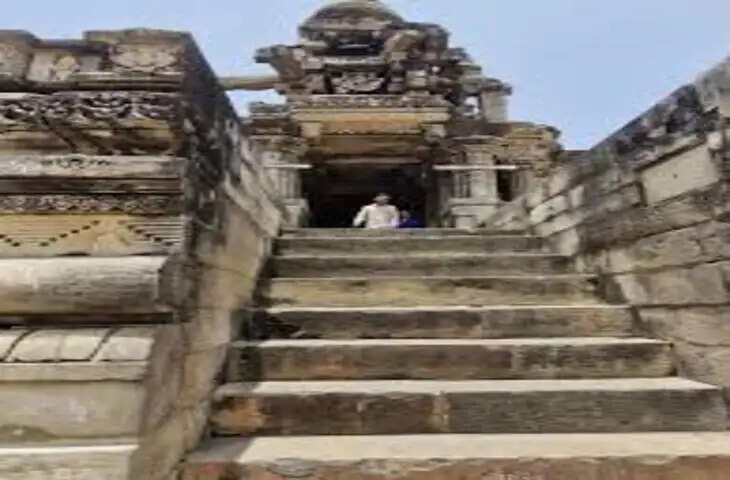 &lsquo;भूतों ने बनाया मंदिर&rsquo;? मुरैना का ककनमठ मंदिर और उसकी रहस्यमयी बनावट की सच्चाई