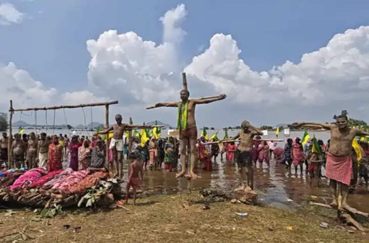 पन्ना में मझगांय बांध प्रभावितों का चिता आंदोलन 12वें दिन भी जारी, जमीन और हक की मांग को लेकर प्रदर्शन