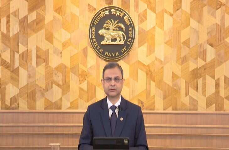 लोन हुआ सस्ता, RBI ने रेपो 0.25% घटाई, फुटेज में समझें पूरा गणित, 20 साल में 20 लाख के लोन पर करीब 74 हज़ार का फायदा