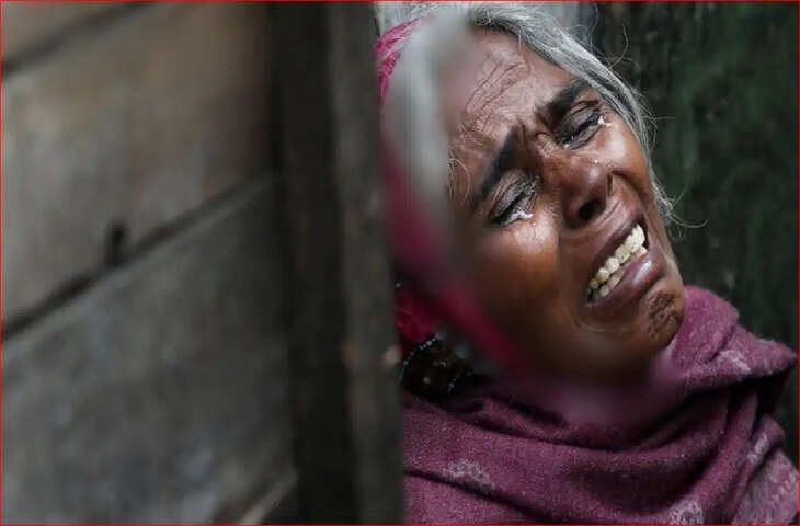 बेटे की लाश के पास कई दिनों तक बैठी रही मां, घर से आती बदबू और खून देखकर खुला खौफनाक राज