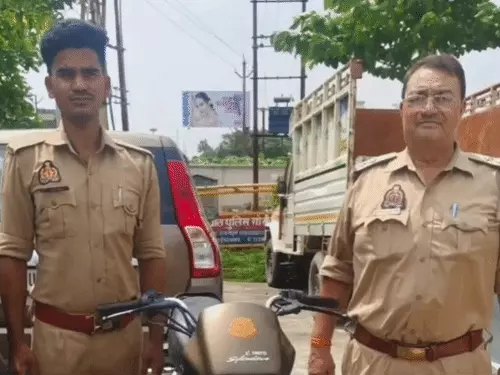 गोरखपुर में गैंगस्टर एक्ट के तहत बड़ी कार्रवाई, अपराध की कमाई से खरीदी बाइक पुलिस ने की जब्त