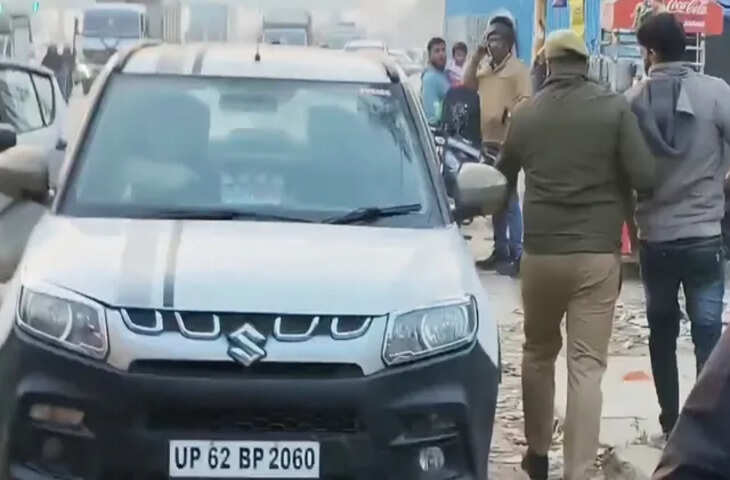 हापुड़ के पिलखुवा में NH-09 पर दिनदहाड़े 84 लाख रुपये की लूट, पुलिसकर्मी निलंबित