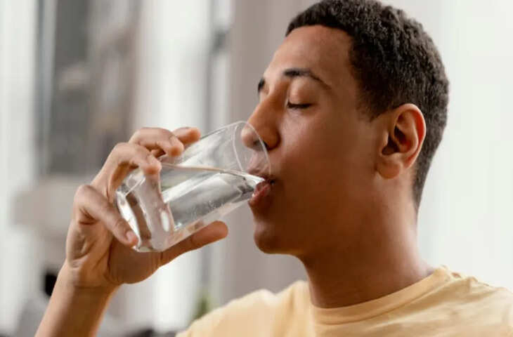 जानिए, बिना पानी पिए कितने दिन तक जीवित रह सकता है इंसान और क्या होते हैं शरीर पर प्रभाव