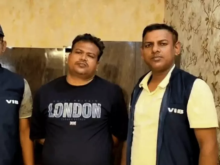 बक्सर में 50 हजार रुपये रिश्वत लेते दारोगा गिरफ्तार, निगरानी विभाग ने रंगे हाथ पकड़ा; केस में पैरवी के नाम पर मांग रहा था पैसे