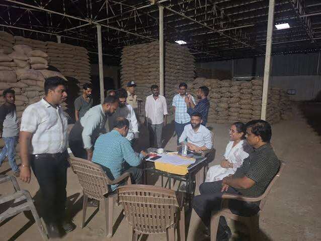 नर्मदापुरम में 28 करोड़ की सरकारी मूंग में मिलावट का मामला, वेयरहाउस कॉर्पोरेशन के जिला प्रबंधक समेत 3 पर FIR