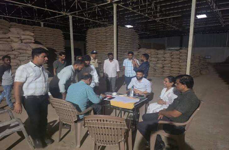 नर्मदापुरम में 28 करोड़ की सरकारी मूंग में मिलावट का मामला, वेयरहाउस कॉर्पोरेशन के जिला प्रबंधक समेत 3 पर FIR